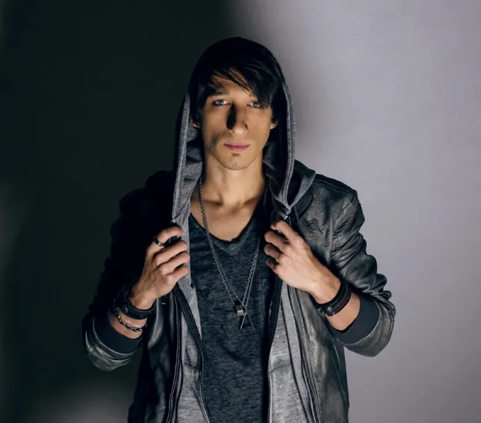 Reza – The Illusionist
